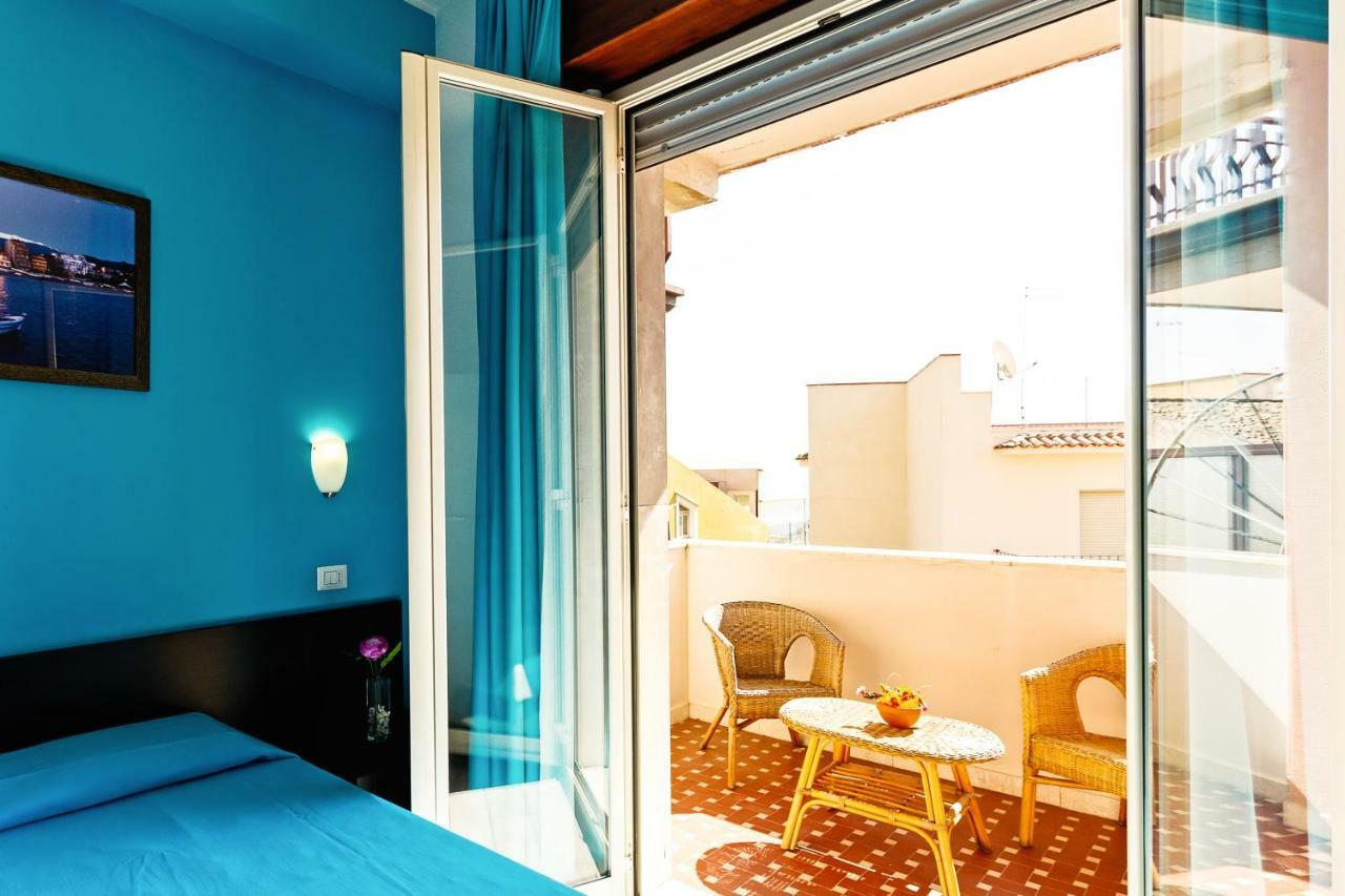 Seaview Terrace Sunny Apartment 지아르디니낙소스 외부 사진